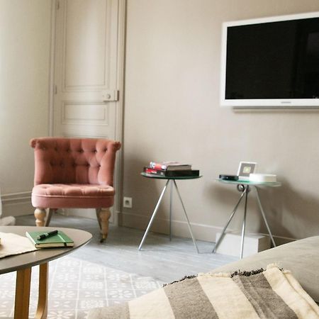 Eiffel Tower & Les Invalides - 1Br - Cityapartmentstay Paris Luaran gambar